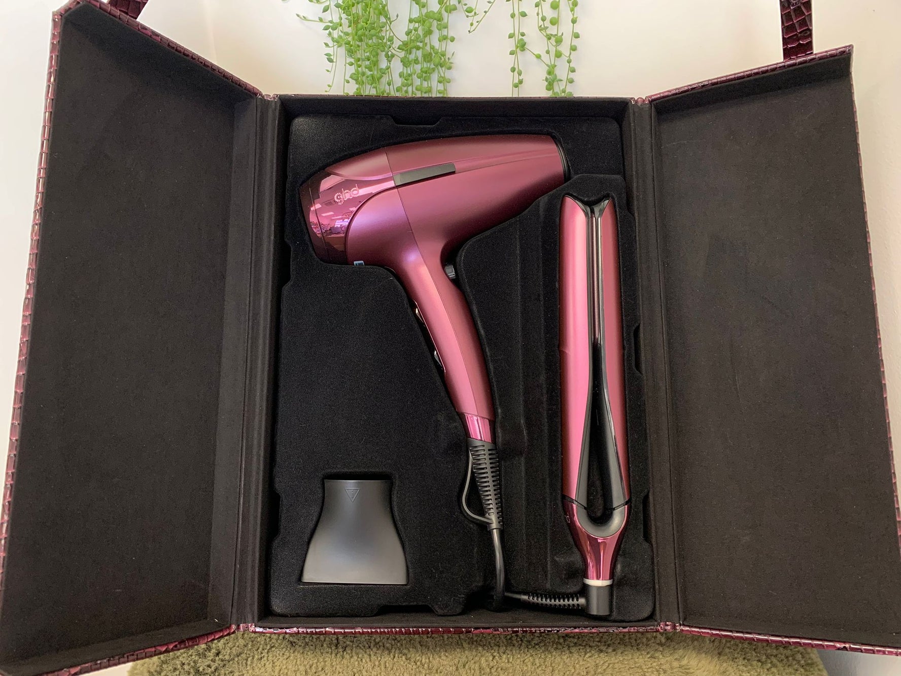 GHD DELUXE HAIR DRYER AND STRAIGHTENER GIFT SET IN CHERRY CHIC
